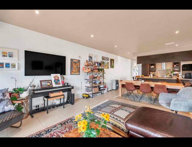 2 BEDROOM TOWNHOUSE FOR SALE IN OAKLANDS